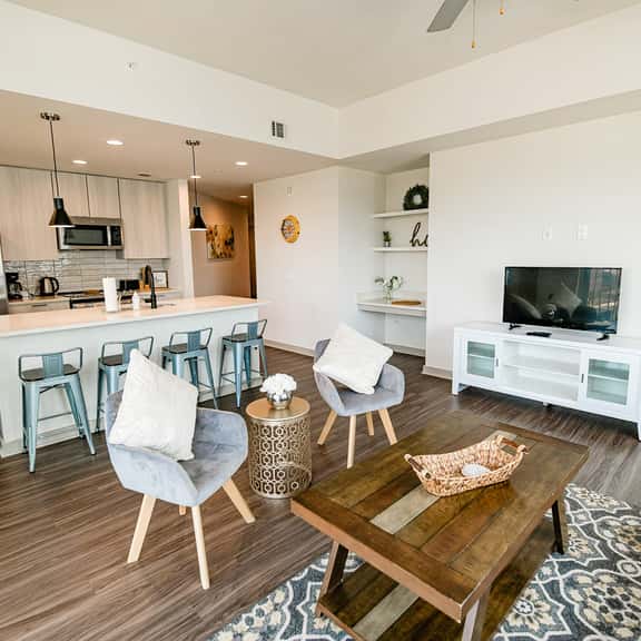 Charlotte Uptown Fully Furnished Apartments - Image 1